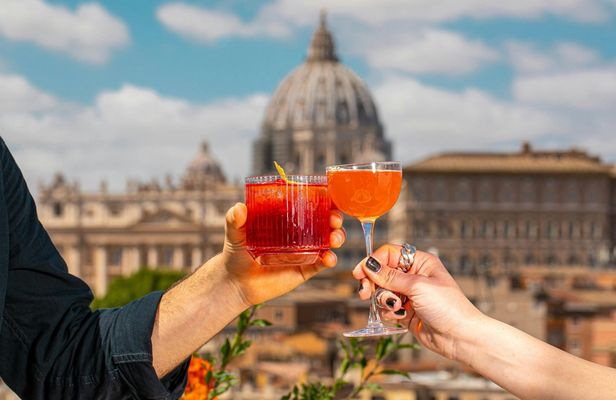 Rome piazzas and fountains sunset guided tour with aperitivo