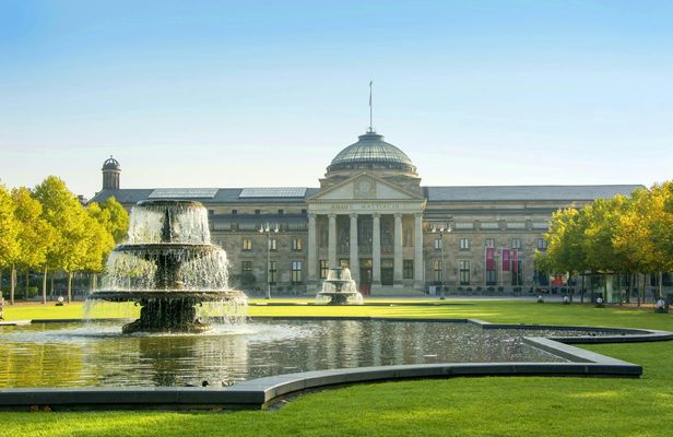 1-hour Wiesbaden highlights guided walking tour