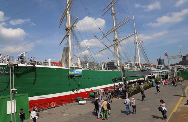 Rickmer Rickmers ticket and Hamburg highlights audio tour