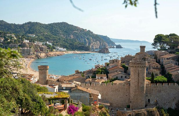 Costa Brava full-day excursion to Tossa de Mar from Barcelona