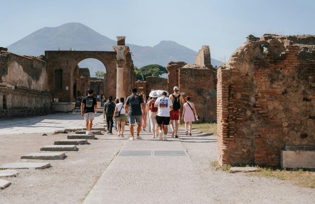 Pompeii guided tour with Amalfi Coast drive from Rome