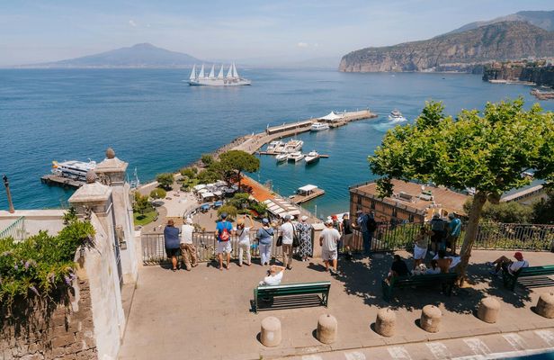 Pompeii guided tour with Amalfi Coast drive from Rome