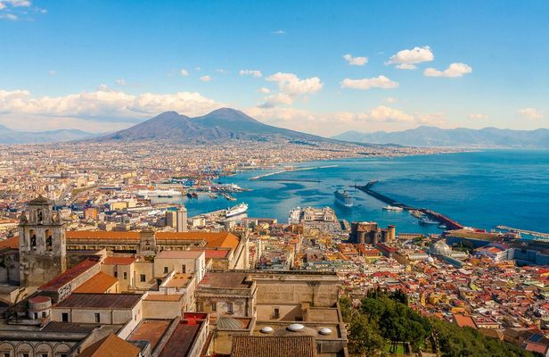 Pompeii and Naples from Rome, enjoy a full-day tour with lunch