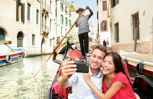 Half-day private and personalized walking tour of Venice