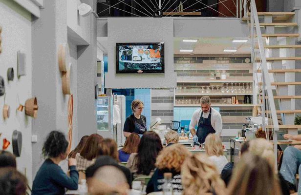 Cook and eat like a local, food tour and workshop