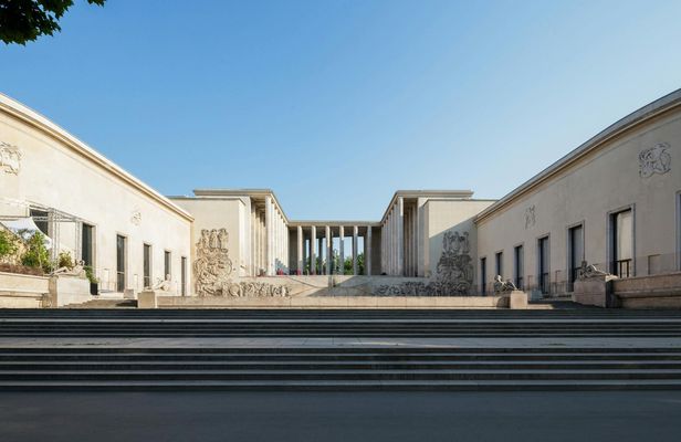 Palais de Tokyo special exhibits and city audio tour