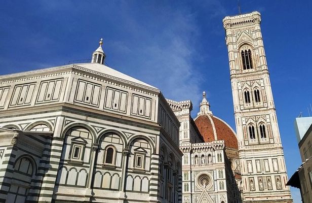 Florence Duomo and Brunelleschi's Dome entrance with audio app