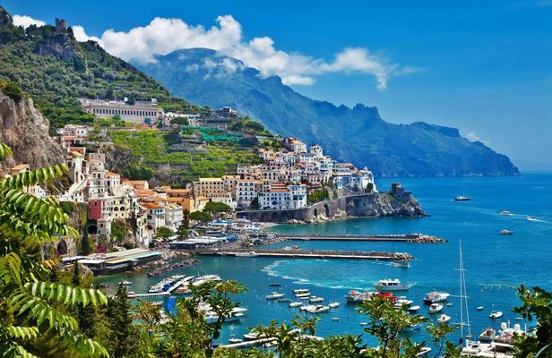 Semi-private tour to Pompeii and Amalfi Coast from Rome