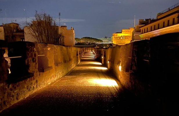 Passetto di Borgo night guided tour
