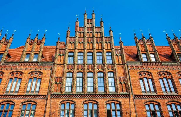 Hannover city walking tour in 2 hours with a local guide