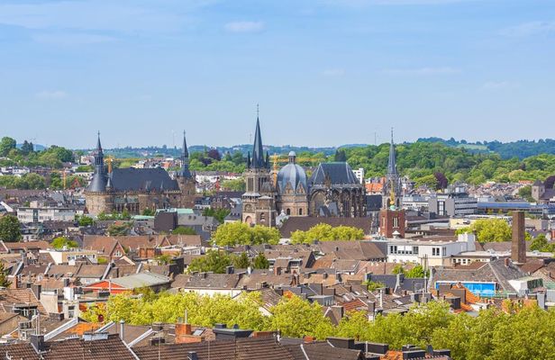 Aachen city highlights walking tour with a local guide