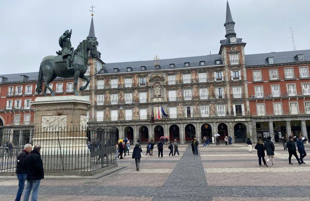 Historic Tour of the Habsburgs Dynasty with a Guide