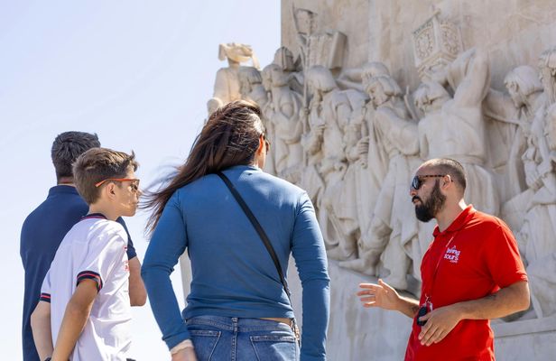 Guided Day Tour of Sintra, Pena Palace, Belém, Cascais and Lisbon