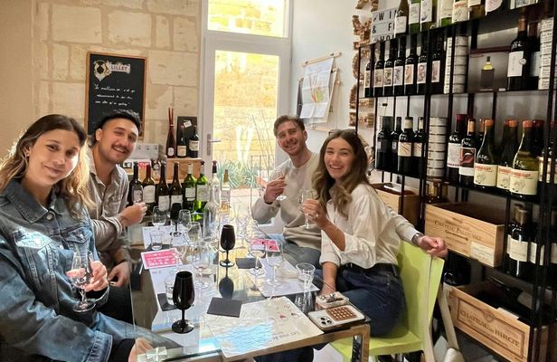 Bordeaux wine course with tasting of 6 wines and food pairing
