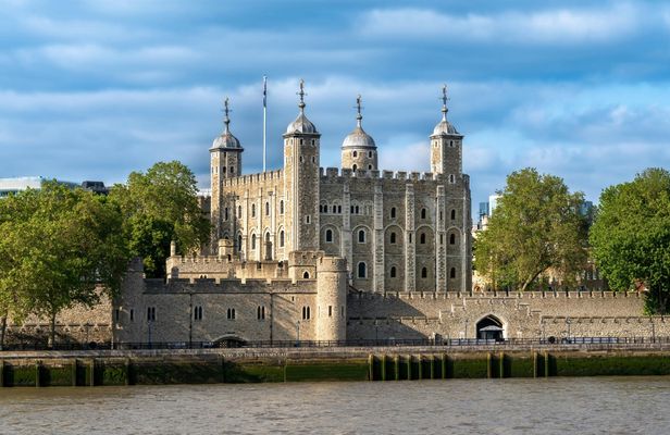 Tower of London and Crown Jewels private guided tour