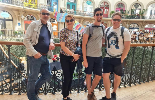 Private walking tour of Leeds