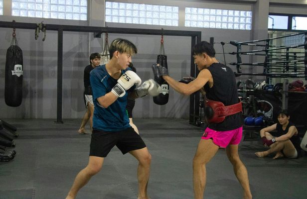 Muay Thai Boxing Group Class for Beginners in Bangkok