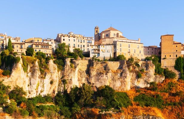 Aix-en-Provence city highlights walking tour with a local guide