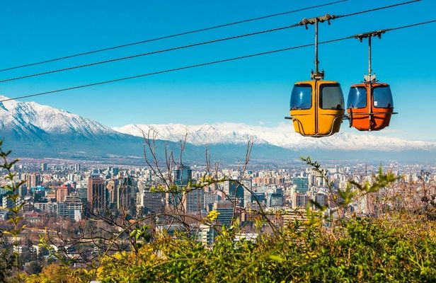 Guided tour of Santiago with Bellavista, San Cristóbal and cable car