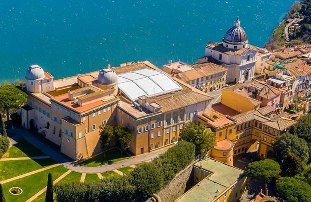 Private Castel Gandolfo Papal Palace and Nemi tour
