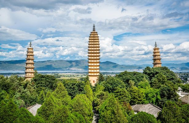Dali cultural highlights tour by high-speed train from Kunming