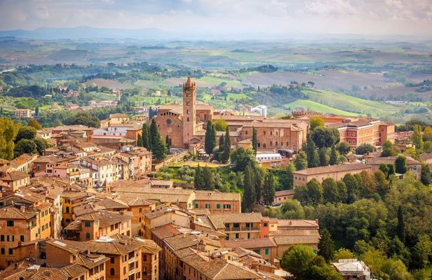 A walking riddle hunt through Siena