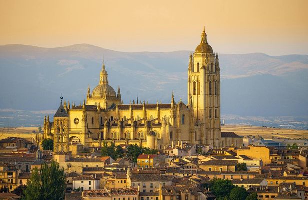 3-hour private guided tour of UNESCO World Heritage city Segovia