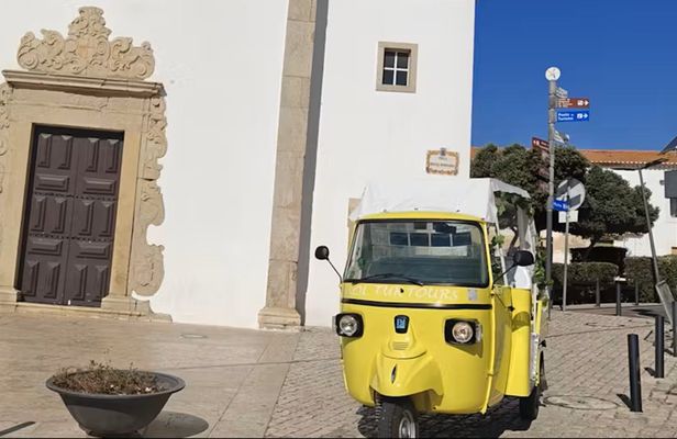 Guided tuk tuk experience of Albufeira Old Town