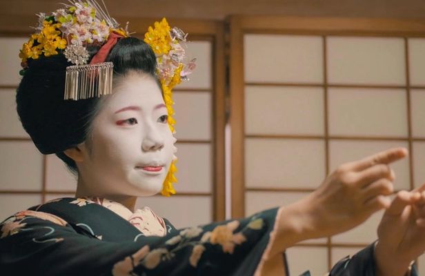 3-hour guided walking tour and Geisha of Gion experience