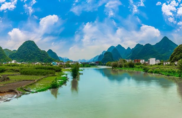 4-hour Yangshuo tour with Shili Gallery cycling and Liu Sanjie show