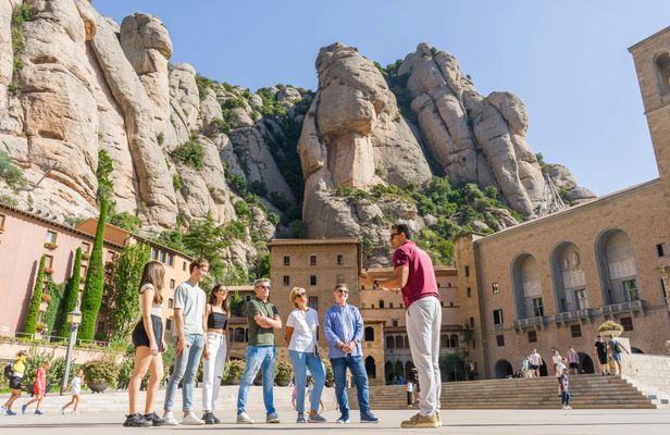 Half-day Montserrat guided tour from Barcelona