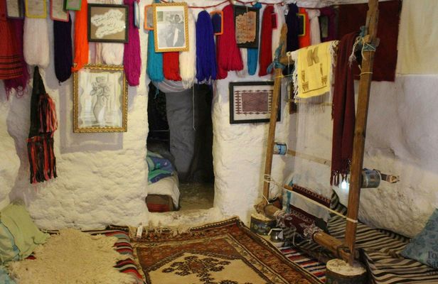 Guided full-day tour with lunch in the Tunisian desert