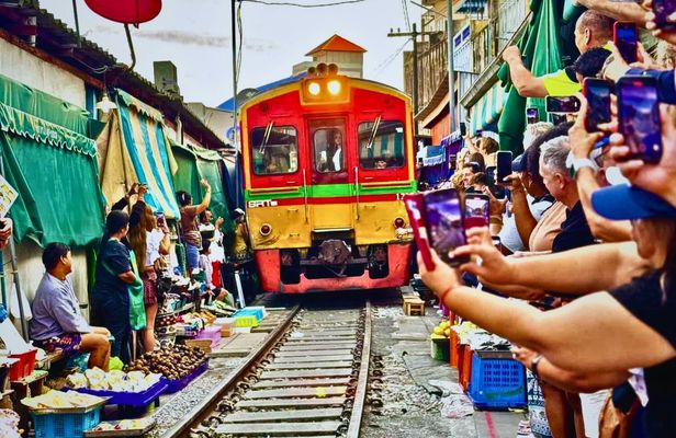 Mae Klong Railway Market and Damnoen Saduak Floating Market tour