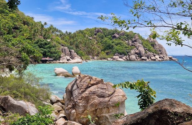Private full-day car tour of Koh Tao with snorkel