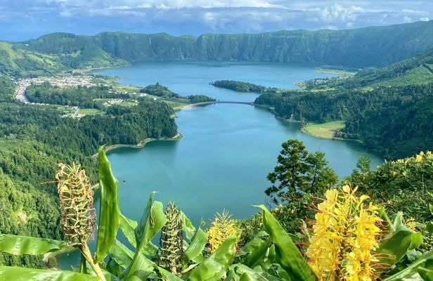 São Miguel's west side guided tour with Sete Cidades crater