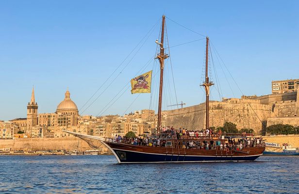 Pirate boat party with DJ, drinks and night swim in Malta