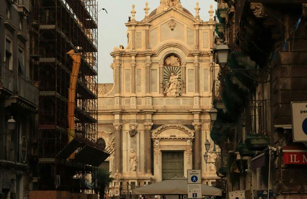 Evening street food tour in Catania