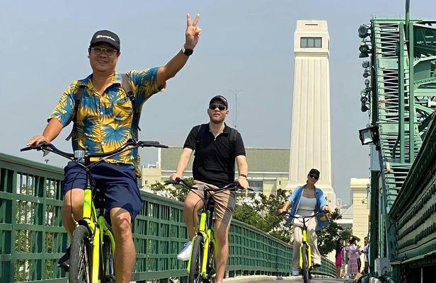 Bangkok small-group electric bike tour