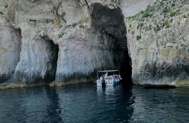 Boat trip to Ortigia Island, Sea Caves, and Plemmirio Nature Reserve