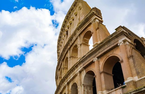 Colosseum express tour with expert guide