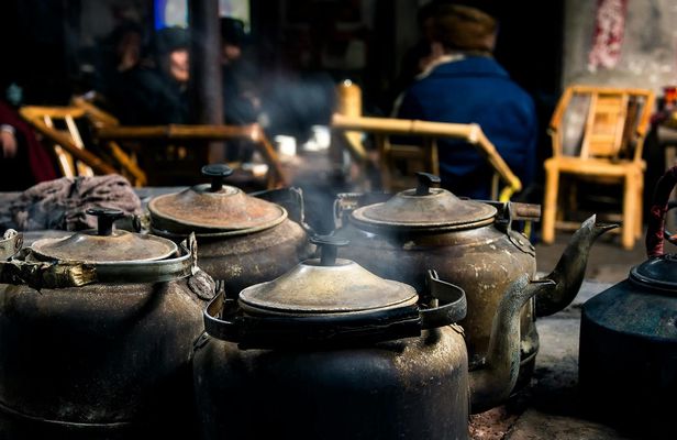 Century-old teahouse and traditional cuisine private experience