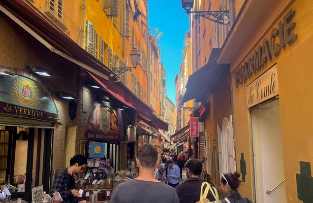 3-hour French gastronomy walking tour