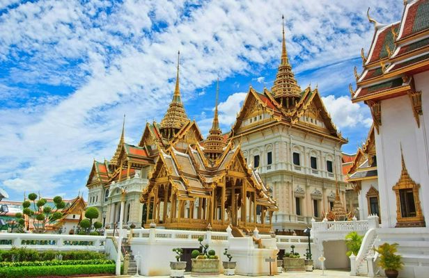 Grand Palace, Temples, and Canal boat ride private tour
