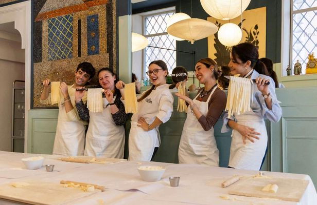 Rome Pasta and Tiramisù Class with Limoncello Tasting