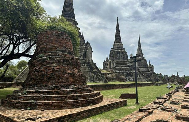 Ayutthaya UNESCO Temples and sunset boat ride private tour