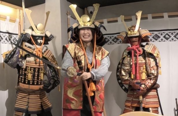 Sushi-making class with samurai performance in Asakusa