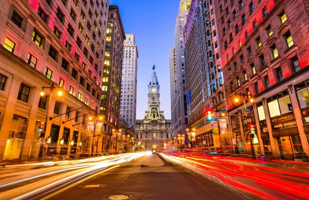 Panoramic night bus tour of Philadelphia