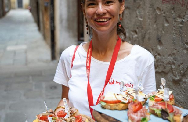 Cicchetti and wine guided tour in Venice