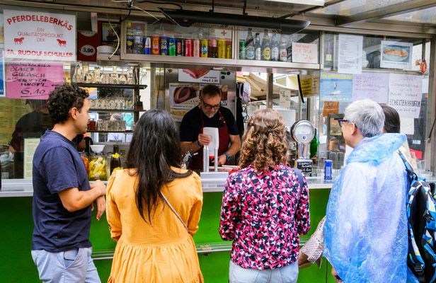 Private Vienna food, coffee and market guided tour