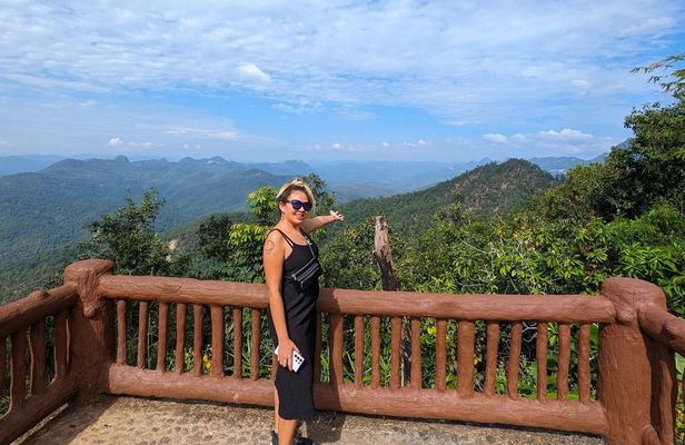 Private Mae Hong Son highlights car tour from Pai